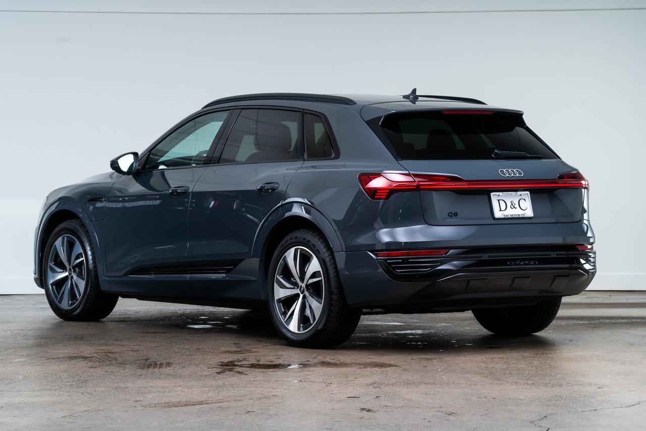 2024 Audi Q8 e-tron Premium 1 Owner / Adaptive Cruise / Panoramic Roof Portland OR