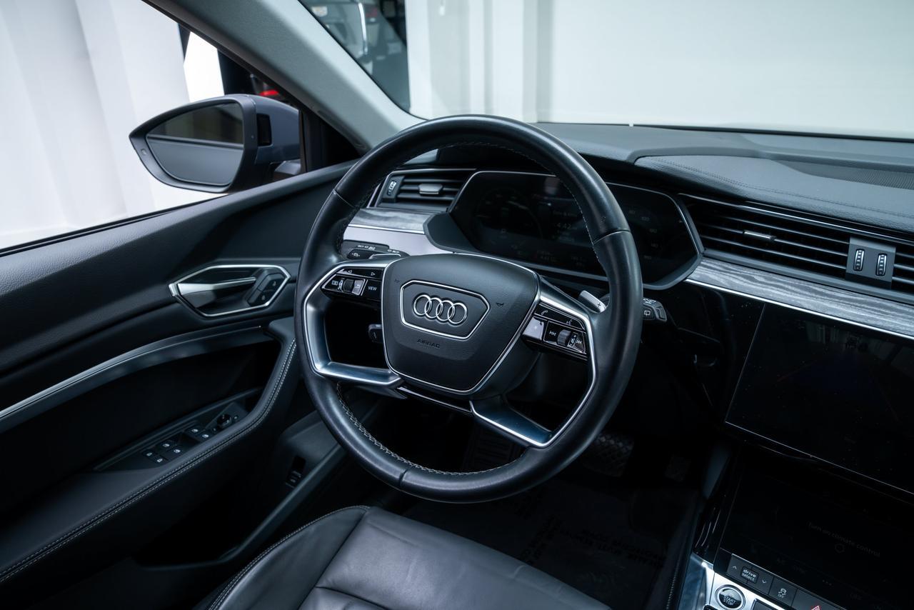 2024 Audi Q8 e-tron Premium 1 Owner / Adaptive Cruise / Panoramic Roof Portland OR