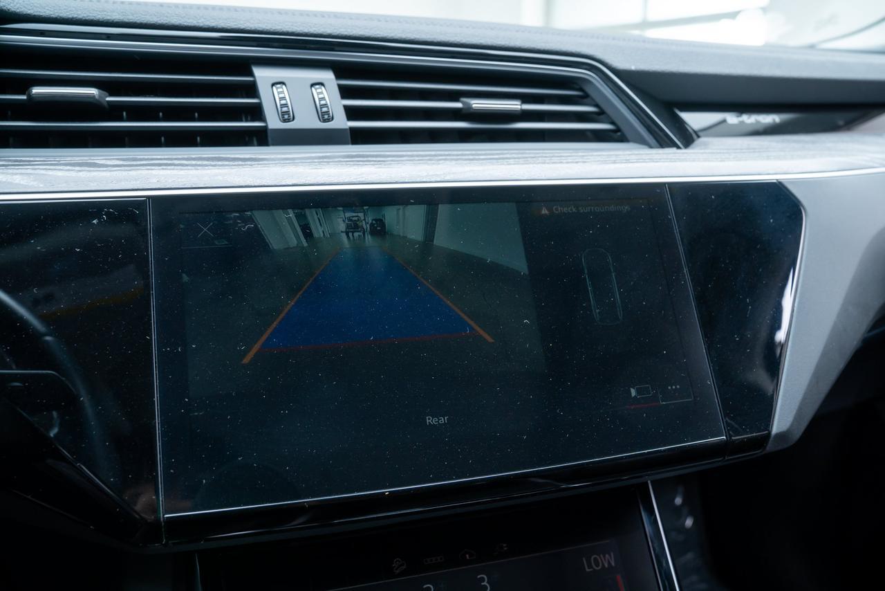 2024 Audi Q8 e-tron Premium 1 Owner / Adaptive Cruise / Panoramic Roof Portland OR