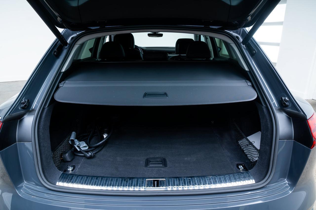 2024 Audi Q8 e-tron Premium 1 Owner / Adaptive Cruise / Panoramic Roof Portland OR