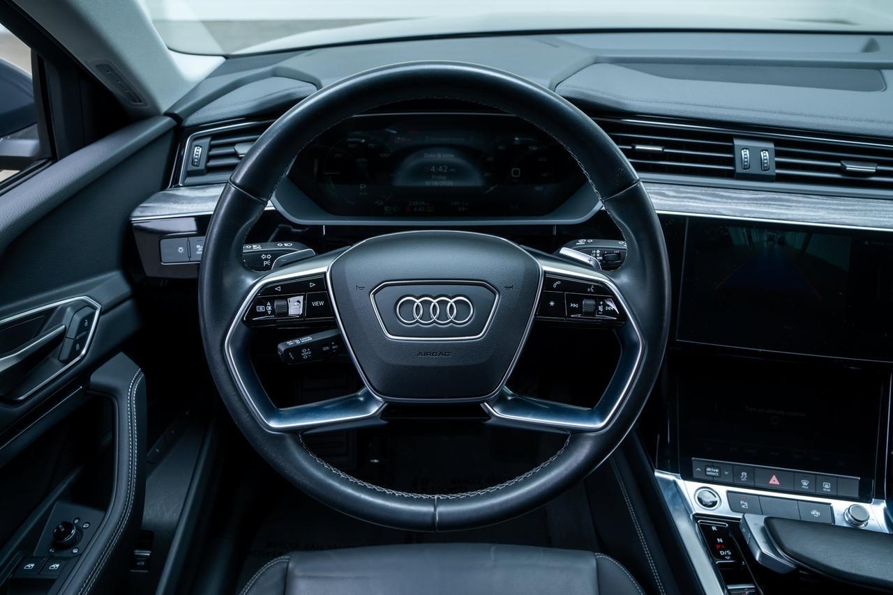 2024 Audi Q8 e-tron Premium 1 Owner / Adaptive Cruise / Panoramic Roof Portland OR