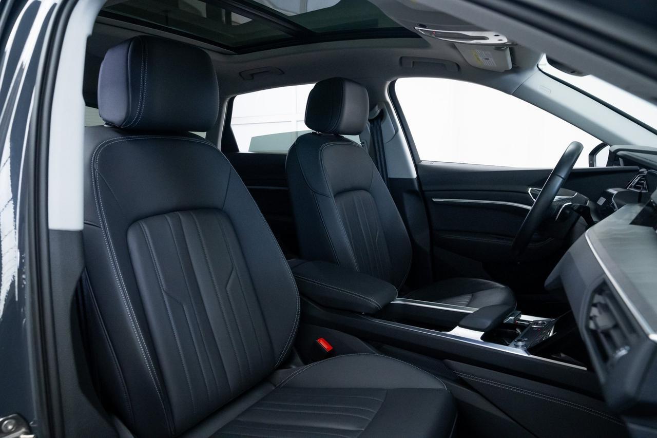 2024 Audi Q8 e-tron Premium 1 Owner Heated Seats Portland OR