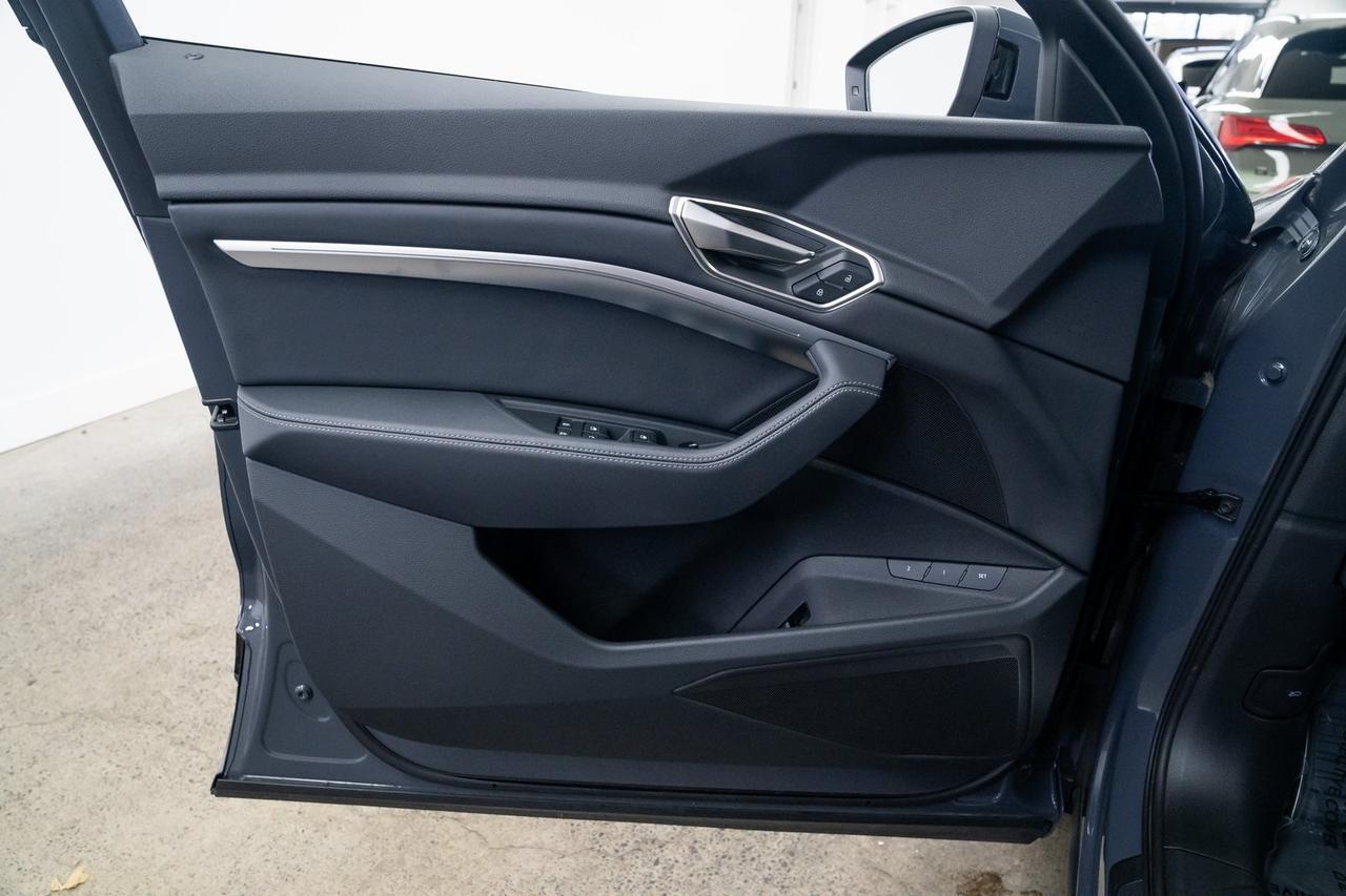 2024 Audi Q8 e-tron Premium 1 Owner Heated Seats Portland OR