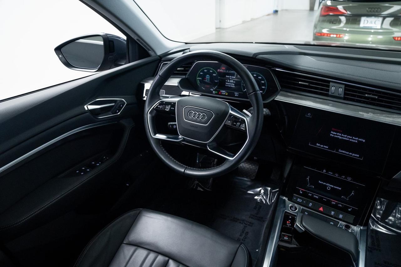 2024 Audi Q8 e-tron Premium 1 Owner Heated Seats Portland OR