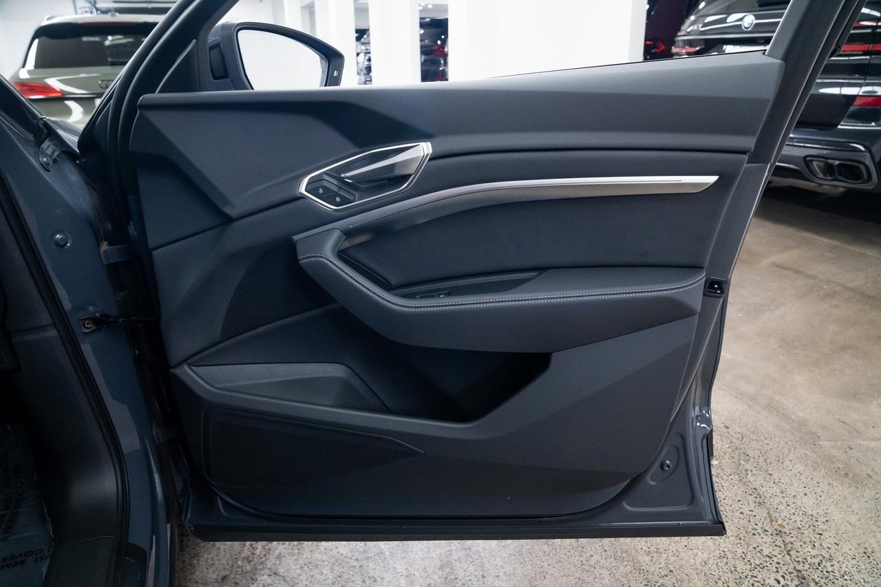 2024 Audi Q8 e-tron Premium 1 Owner Heated Seats Portland OR