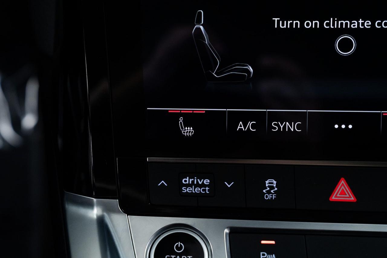 2024 Audi Q8 e-tron Premium 1 Owner Heated Seats Portland OR