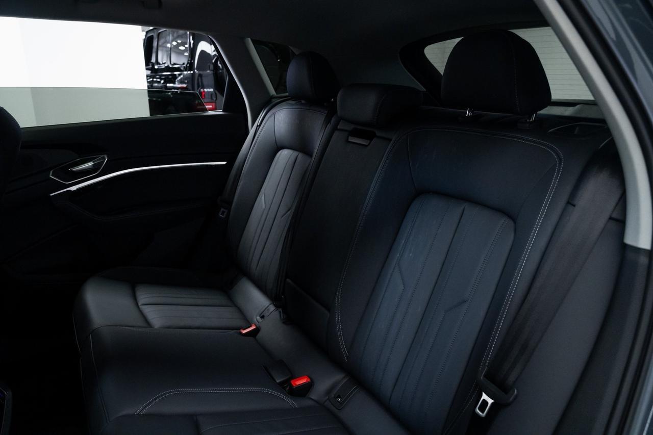 2024 Audi Q8 e-tron Premium 1 Owner Heated Seats Portland OR