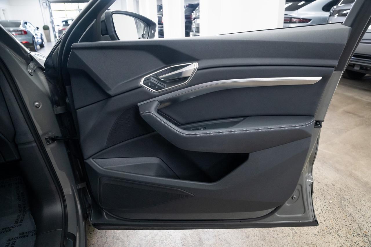 2024 Audi Q8 e-tron Premium Heated Seats Black Optic Package Portland OR