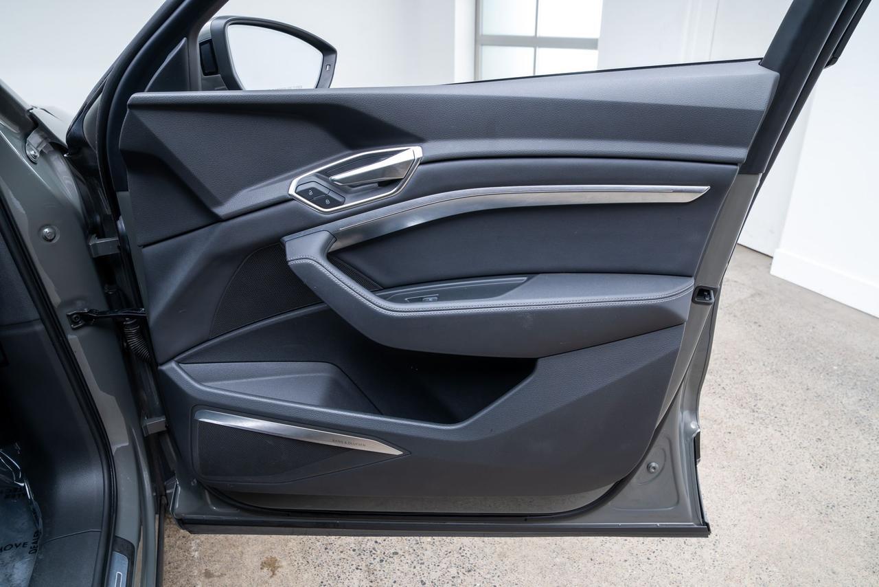 2024 Audi Q8 e-tron Premium Plus 1 Owner Bang &amp; Olufsen Sound Ventilated Seats Portland OR