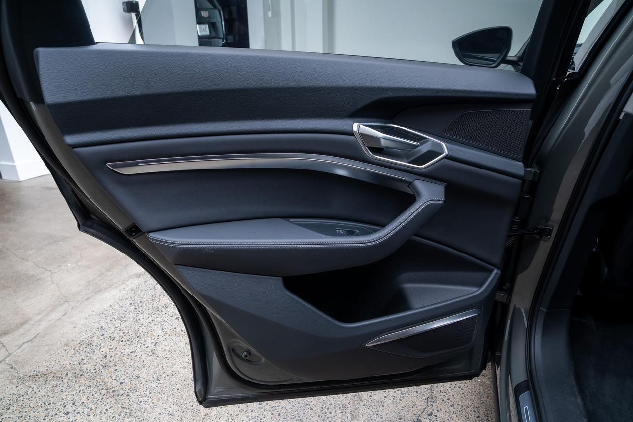 2024 Audi Q8 e-tron Premium Plus 1 Owner Bang &amp; Olufsen Sound Ventilated Seats Portland OR