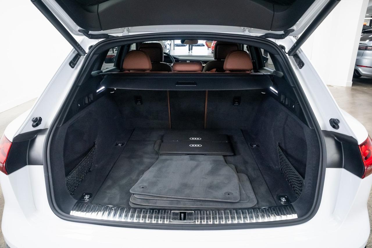 2024 Audi Q8 e-tron Premium Plus 1-Owner Bang &amp; Olufsen Tow Hitch Portland OR