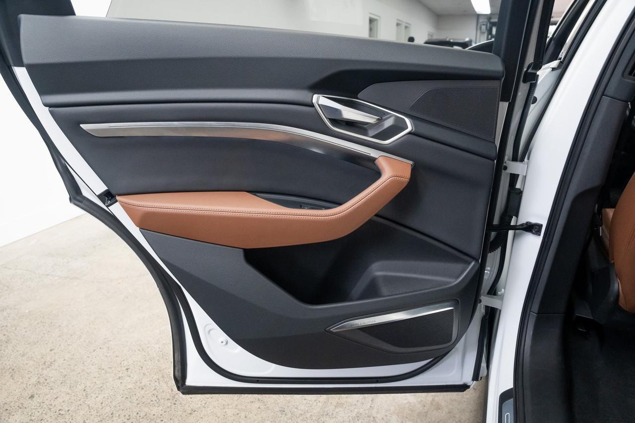 2024 Audi Q8 e-tron Premium Plus 1-Owner Bang &amp; Olufsen Tow Hitch Portland OR