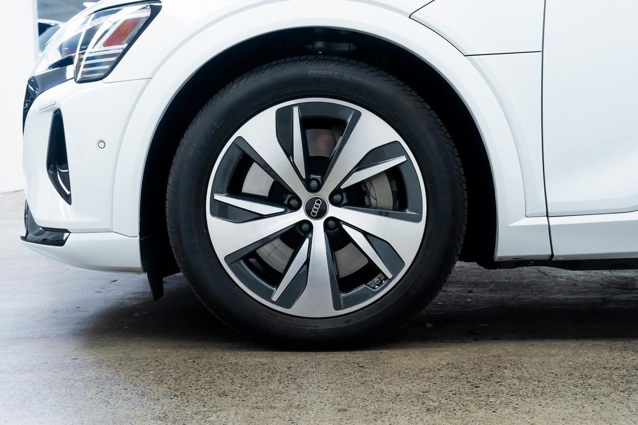 2024 Audi Q8 e-tron Premium Plus 1-Owner Bang &amp; Olufsen Tow Hitch Portland OR