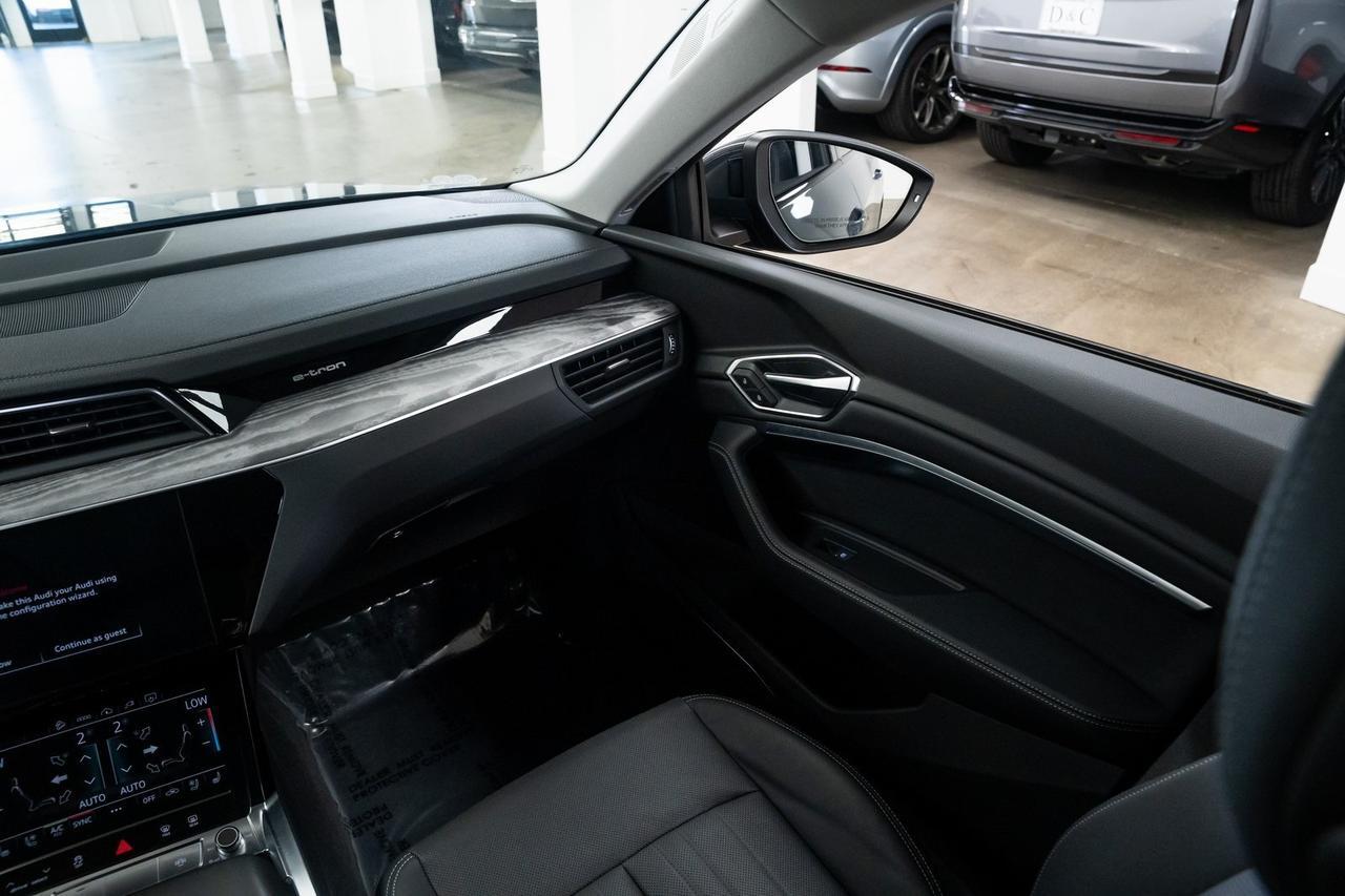 2024 Audi Q8 e-tron Premium Plus 1 Owner Vented Seats AC Charging Package Portland OR