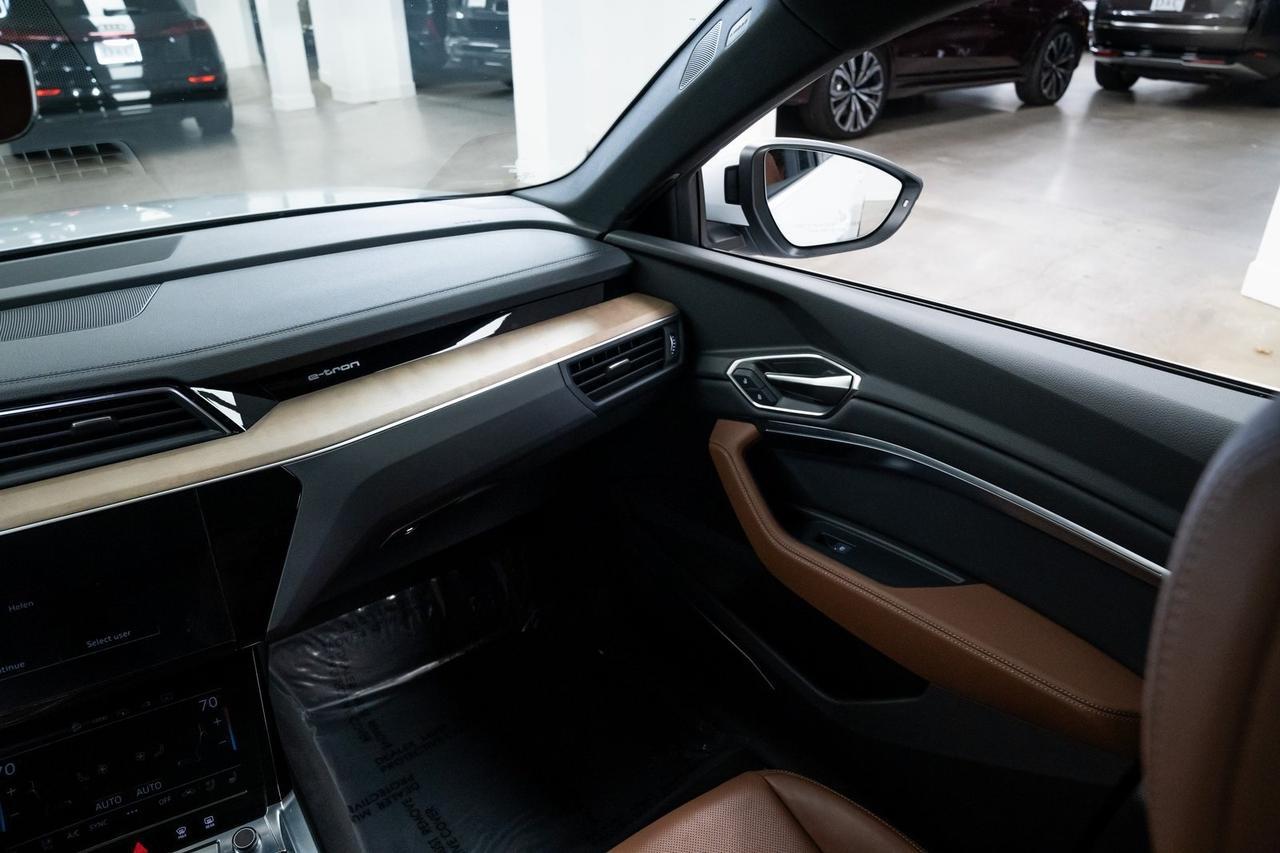 2024 Audi Q8 e-tron Premium Plus 1 Owner Vented Seats Portland OR