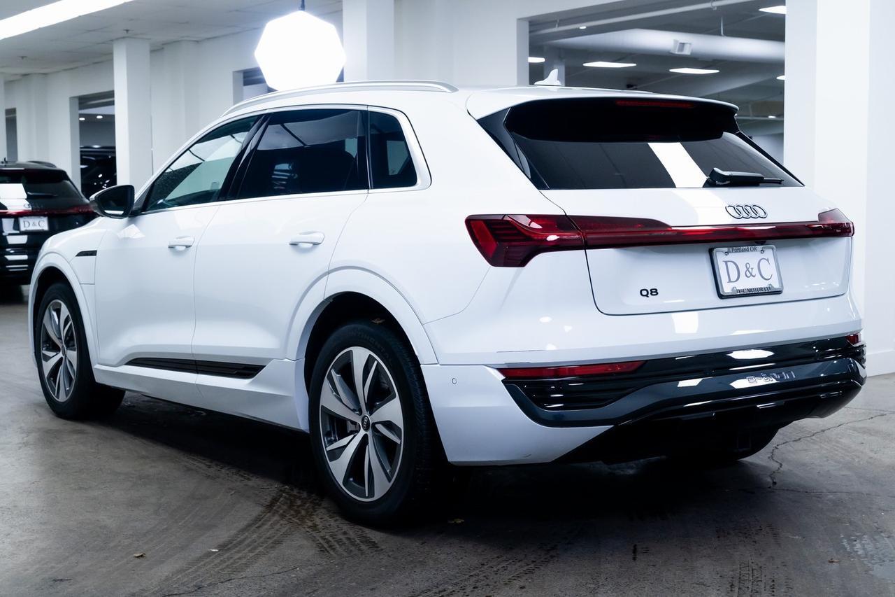 2024 Audi Q8 e-tron Premium Plus 1 Owner Vented Seats Portland OR