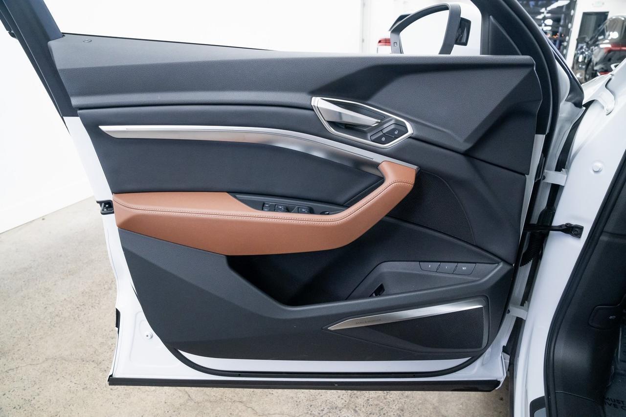 2024 Audi Q8 e-tron Premium Plus 1 Owner Vented Seats Portland OR