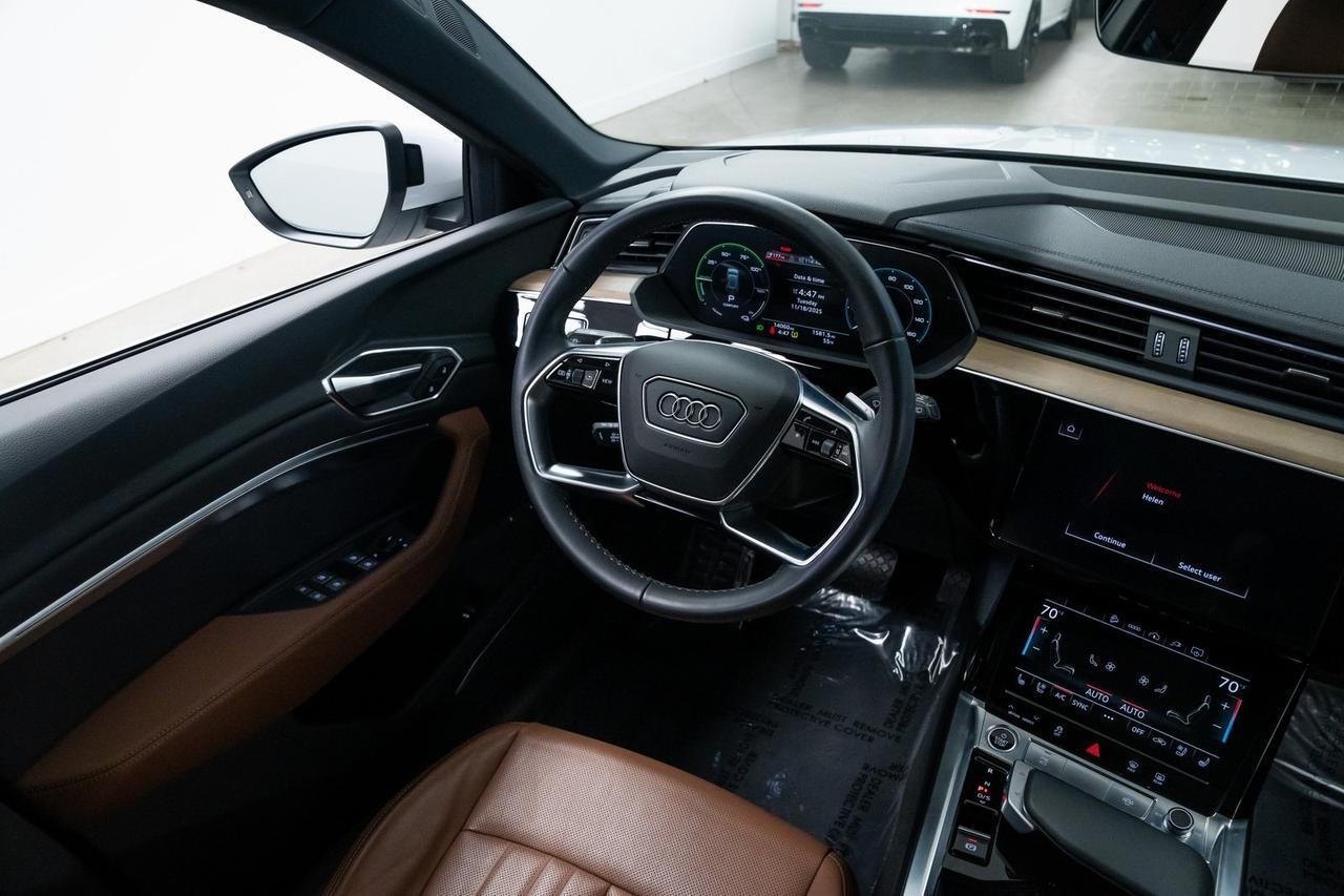 2024 Audi Q8 e-tron Premium Plus 1 Owner Vented Seats Portland OR