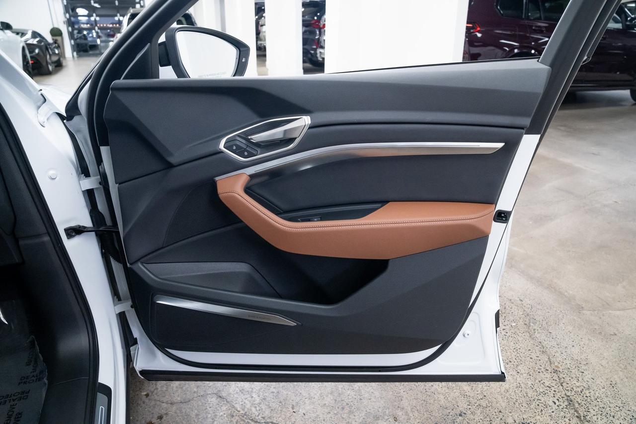 2024 Audi Q8 e-tron Premium Plus 1 Owner Vented Seats Portland OR