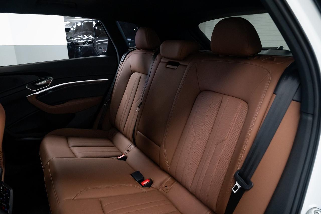 2024 Audi Q8 e-tron Premium Plus 1 Owner Vented Seats Portland OR