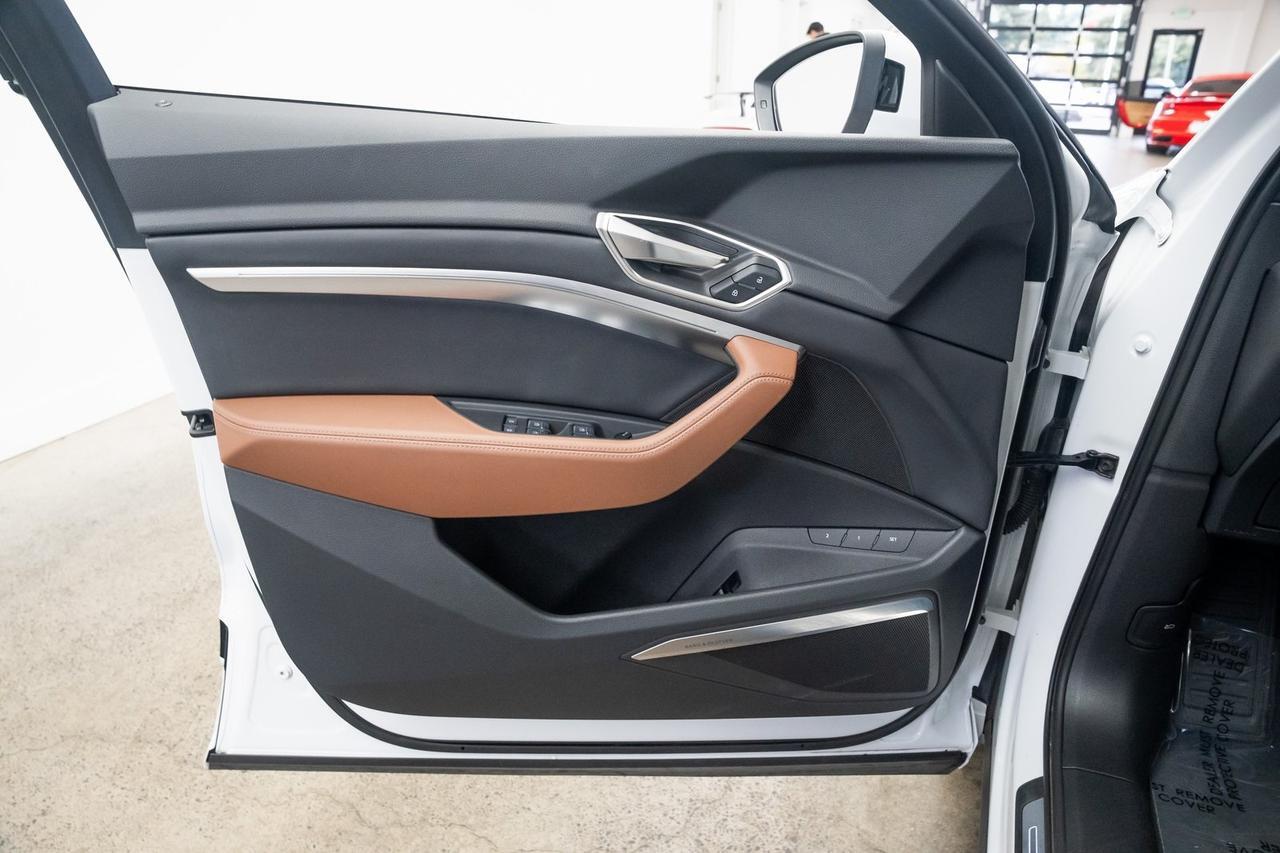 2024 Audi Q8 e-tron Premium Plus 1 Owner Vented Seats Portland OR