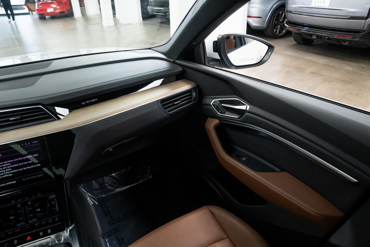 2024 Audi Q8 e-tron Premium Plus 1 Owner Vented Seats Portland OR