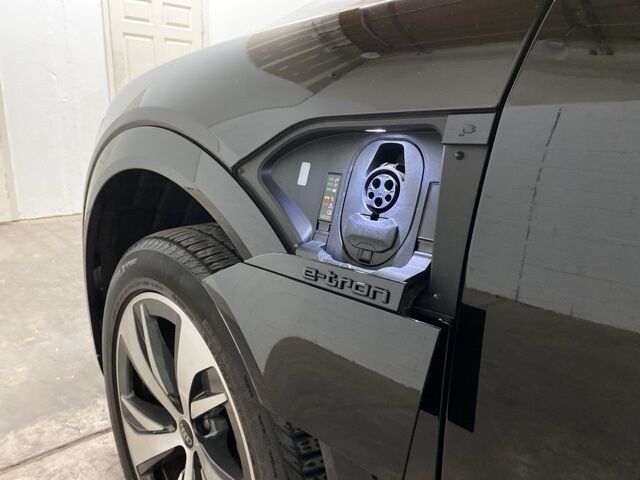 2024 Audi Q8 e-tron Premium Plus Dallas TX