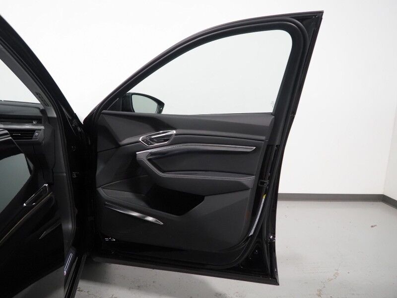2024 Audi Q8 e-tron Premium Plus Quattro *BLACK OPTIC PKG, NAVIGATION, VIRTUAL COCKPIT, ADAPTIVE CRUISE, SAFETY ALERTS, 360 CAMERAS, PANO MOONROOF, LEATHER, CLIMATE SEATS, HEATED STEERING, BANG & OLUFSEN, WIRELESS CHARGING, ANDROID & APPLE Round Rock TX