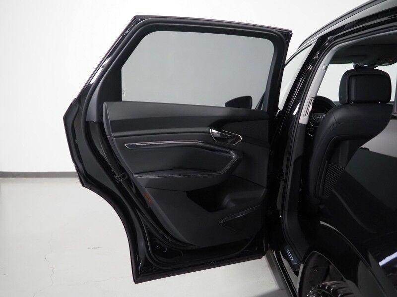 2024 Audi Q8 e-tron Premium Plus Quattro *BLACK OPTIC PKG, NAVIGATION, VIRTUAL COCKPIT, ADAPTIVE CRUISE, SAFETY ALERTS, 360 CAMERAS, PANO MOONROOF, LEATHER, CLIMATE SEATS, HEATED STEERING, BANG & OLUFSEN, WIRELESS CHARGING, ANDROID & APPLE Round Rock TX