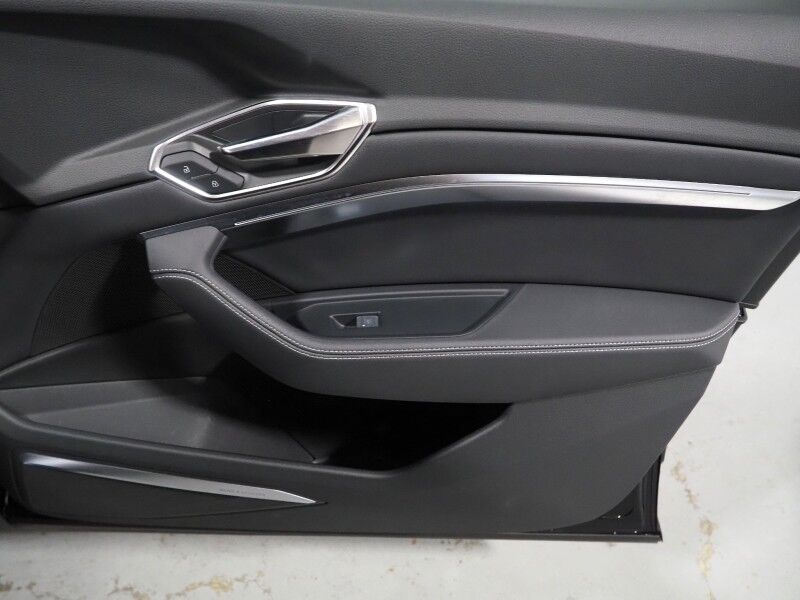 2024 Audi Q8 e-tron Premium Plus Quattro *BLACK OPTIC PKG, NAVIGATION, VIRTUAL COCKPIT, ADAPTIVE CRUISE, SAFETY ALERTS, 360 CAMERAS, PANO MOONROOF, LEATHER, CLIMATE SEATS, HEATED STEERING, BANG & OLUFSEN, WIRELESS CHARGING, ANDROID & APPLE Round Rock TX