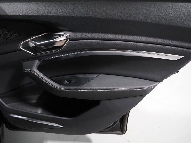 2024 Audi Q8 e-tron Premium Plus Quattro *BLACK OPTIC PKG, NAVIGATION, VIRTUAL COCKPIT, ADAPTIVE CRUISE, SAFETY ALERTS, 360 CAMERAS, PANO MOONROOF, LEATHER, CLIMATE SEATS, HEATED STEERING, BANG & OLUFSEN, WIRELESS CHARGING, ANDROID & APPLE Round Rock TX