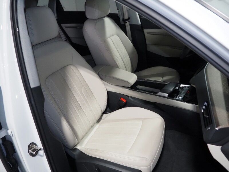 2024 Audi Q8 e-tron Premium Plus Quattro *NAVIGATION, VIRTUAL COCKPIT, ADAPTIVE CRUISE, SAFETY ALERTS, 360 CAMERAS, PANO MOONROOF, LEATHER, CLIMATE SEATS, HEATED STEERING, BANG & OLUFSEN, WIRELESS CHARGING, ANDROID & APPLE