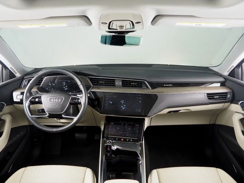 2024 Audi Q8 e-tron Premium Plus Quattro *NAVIGATION, VIRTUAL COCKPIT, ADAPTIVE CRUISE, SAFETY ALERTS, 360 CAMERAS, PANO MOONROOF, LEATHER, CLIMATE SEATS, HEATED STEERING, BANG & OLUFSEN, WIRELESS CHARGING, ANDROID & APPLE