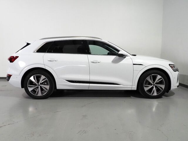 2024 Audi Q8 e-tron Premium Plus Quattro *NAVIGATION, VIRTUAL COCKPIT, ADAPTIVE CRUISE, SAFETY ALERTS, 360 CAMERAS, PANO MOONROOF, LEATHER, CLIMATE SEATS, HEATED STEERING, BANG & OLUFSEN, WIRELESS CHARGING, ANDROID & APPLE Round Rock TX