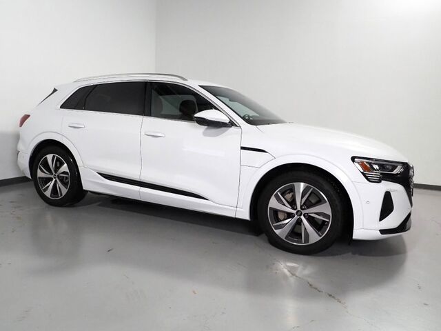 2024 Audi Q8 e-tron Premium Plus Quattro *NAVIGATION, VIRTUAL COCKPIT, ADAPTIVE CRUISE, SAFETY ALERTS, 360 CAMERAS, PANO MOONROOF, LEATHER, CLIMATE SEATS, HEATED STEERING, BANG & OLUFSEN, WIRELESS CHARGING, ANDROID & APPLE Round Rock TX