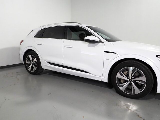 2024 Audi Q8 e-tron Premium Plus Quattro *NAVIGATION, VIRTUAL COCKPIT, ADAPTIVE CRUISE, SAFETY ALERTS, 360 CAMERAS, PANO MOONROOF, LEATHER, CLIMATE SEATS, HEATED STEERING, BANG & OLUFSEN, WIRELESS CHARGING, ANDROID & APPLE Round Rock TX