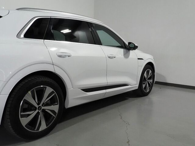 2024 Audi Q8 e-tron Premium Plus Quattro *NAVIGATION, VIRTUAL COCKPIT, ADAPTIVE CRUISE, SAFETY ALERTS, 360 CAMERAS, PANO MOONROOF, LEATHER, CLIMATE SEATS, HEATED STEERING, BANG & OLUFSEN, WIRELESS CHARGING, ANDROID & APPLE Round Rock TX