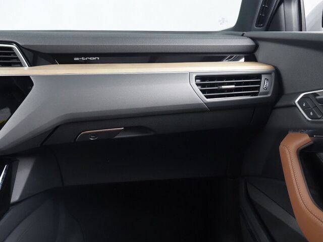 2024 Audi Q8 e-tron Premium Plus Quattro *NAVIGATION, VIRTUAL COCKPIT, ADAPTIVE CRUISE, SAFETY ALERTS, 360 CAMERAS, PANO MOONROOF, LEATHER, CLIMATE SEATS, HEATED STEERING, BANG & OLUFSEN, WIRELESS CHARGING, ANDROID & APPLE Round Rock TX