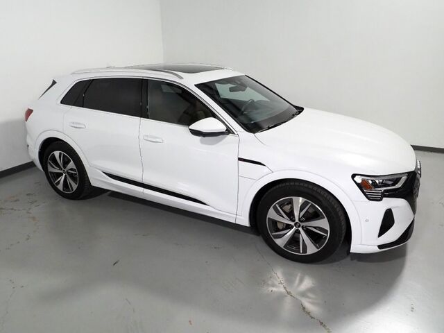 2024 Audi Q8 e-tron Premium Plus Quattro *NAVIGATION, VIRTUAL COCKPIT, ADAPTIVE CRUISE, SAFETY ALERTS, 360 CAMERAS, PANO MOONROOF, LEATHER, CLIMATE SEATS, HEATED STEERING, BANG & OLUFSEN, WIRELESS CHARGING, ANDROID & APPLE Round Rock TX