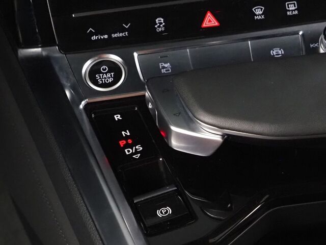 2024 Audi Q8 e-tron Premium Plus Quattro *NAVIGATION, VIRTUAL COCKPIT, ADAPTIVE CRUISE, SAFETY ALERTS, 360 CAMERAS, PANO MOONROOF, LEATHER, CLIMATE SEATS, HEATED STEERING, BANG & OLUFSEN, WIRELESS CHARGING, ANDROID & APPLE Round Rock TX