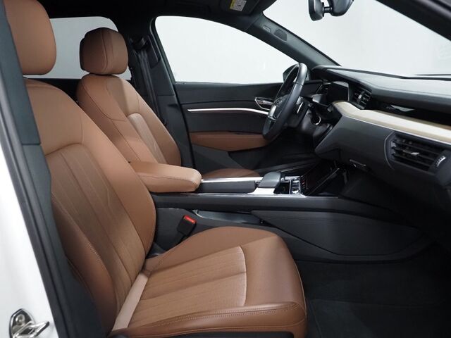 2024 Audi Q8 e-tron Premium Plus Quattro *NAVIGATION, VIRTUAL COCKPIT, ADAPTIVE CRUISE, SAFETY ALERTS, 360 CAMERAS, PANO MOONROOF, LEATHER, CLIMATE SEATS, HEATED STEERING, BANG & OLUFSEN, WIRELESS CHARGING, ANDROID & APPLE Round Rock TX