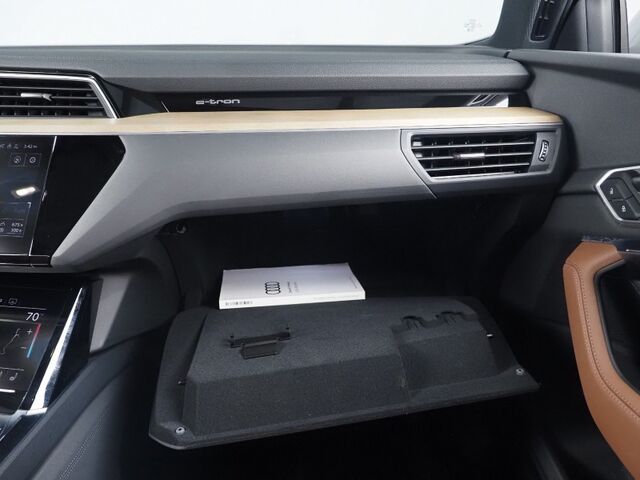 2024 Audi Q8 e-tron Premium Plus Quattro *NAVIGATION, VIRTUAL COCKPIT, ADAPTIVE CRUISE, SAFETY ALERTS, 360 CAMERAS, PANO MOONROOF, LEATHER, CLIMATE SEATS, HEATED STEERING, BANG & OLUFSEN, WIRELESS CHARGING, ANDROID & APPLE Round Rock TX