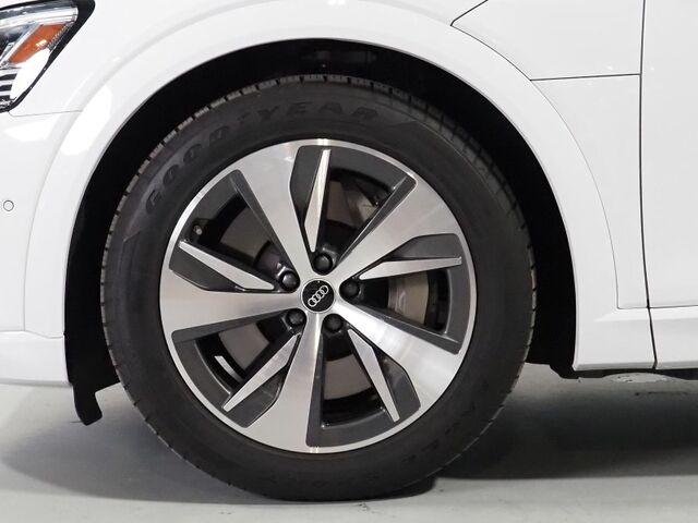 2024 Audi Q8 e-tron Premium Plus Quattro *NAVIGATION, VIRTUAL COCKPIT, ADAPTIVE CRUISE, SAFETY ALERTS, 360 CAMERAS, PANO MOONROOF, LEATHER, CLIMATE SEATS, HEATED STEERING, BANG & OLUFSEN, WIRELESS CHARGING, ANDROID & APPLE Round Rock TX