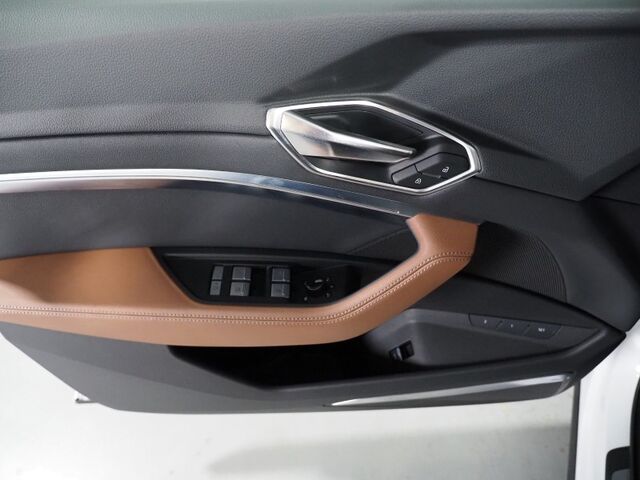 2024 Audi Q8 e-tron Premium Plus Quattro *NAVIGATION, VIRTUAL COCKPIT, ADAPTIVE CRUISE, SAFETY ALERTS, 360 CAMERAS, PANO MOONROOF, LEATHER, CLIMATE SEATS, HEATED STEERING, BANG & OLUFSEN, WIRELESS CHARGING, ANDROID & APPLE Round Rock TX