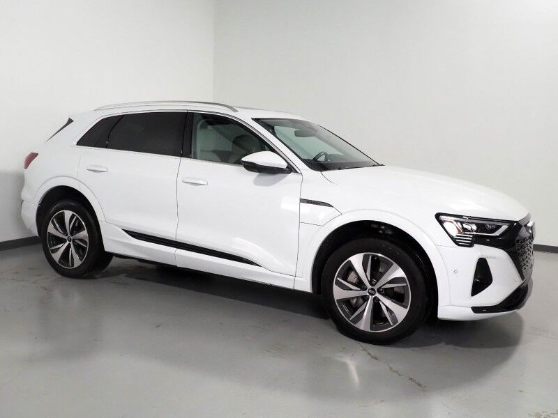 2024 Audi Q8 e-tron Premium Plus Quattro *NAVIGATION, VIRTUAL COCKPIT, ADAPTIVE CRUISE, SAFETY ALERTS, 360 CAMERAS, PANO MOONROOF, LEATHER, CLIMATE SEATS, HEATED STEERING, BANG & OLUFSEN, WIRELESS CHARGING, ANDROID & APPLE