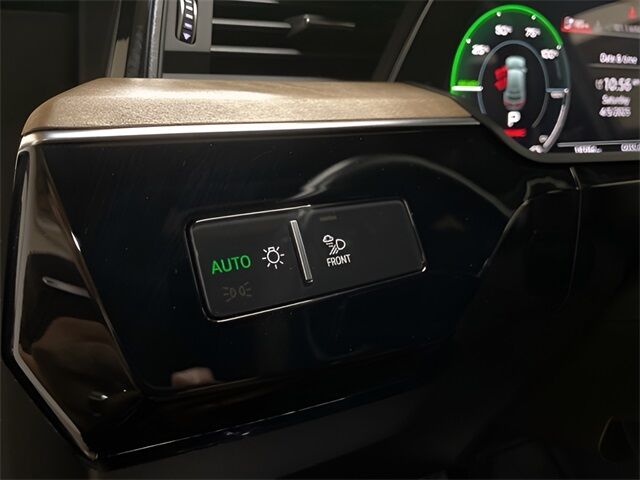 2024 Audi Q8 e-tron Premium Plus Sportback S line quattro Dallas TX