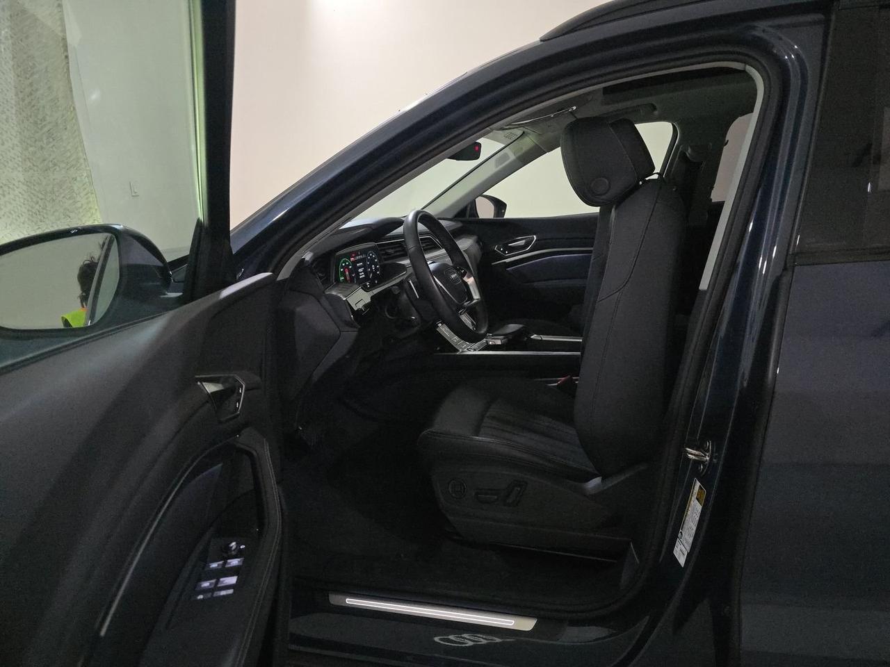2024 Audi Q8 e-tron Premium Plus quattro Bang &amp; Olufsen Sound Ventilated Seats Portland OR