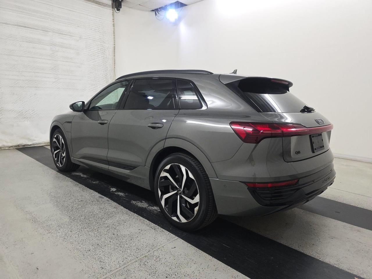 2024 Audi Q8 e-tron Premium Plus quattro Bang &amp; Olufsen Sound Ventilated Seats Portland OR