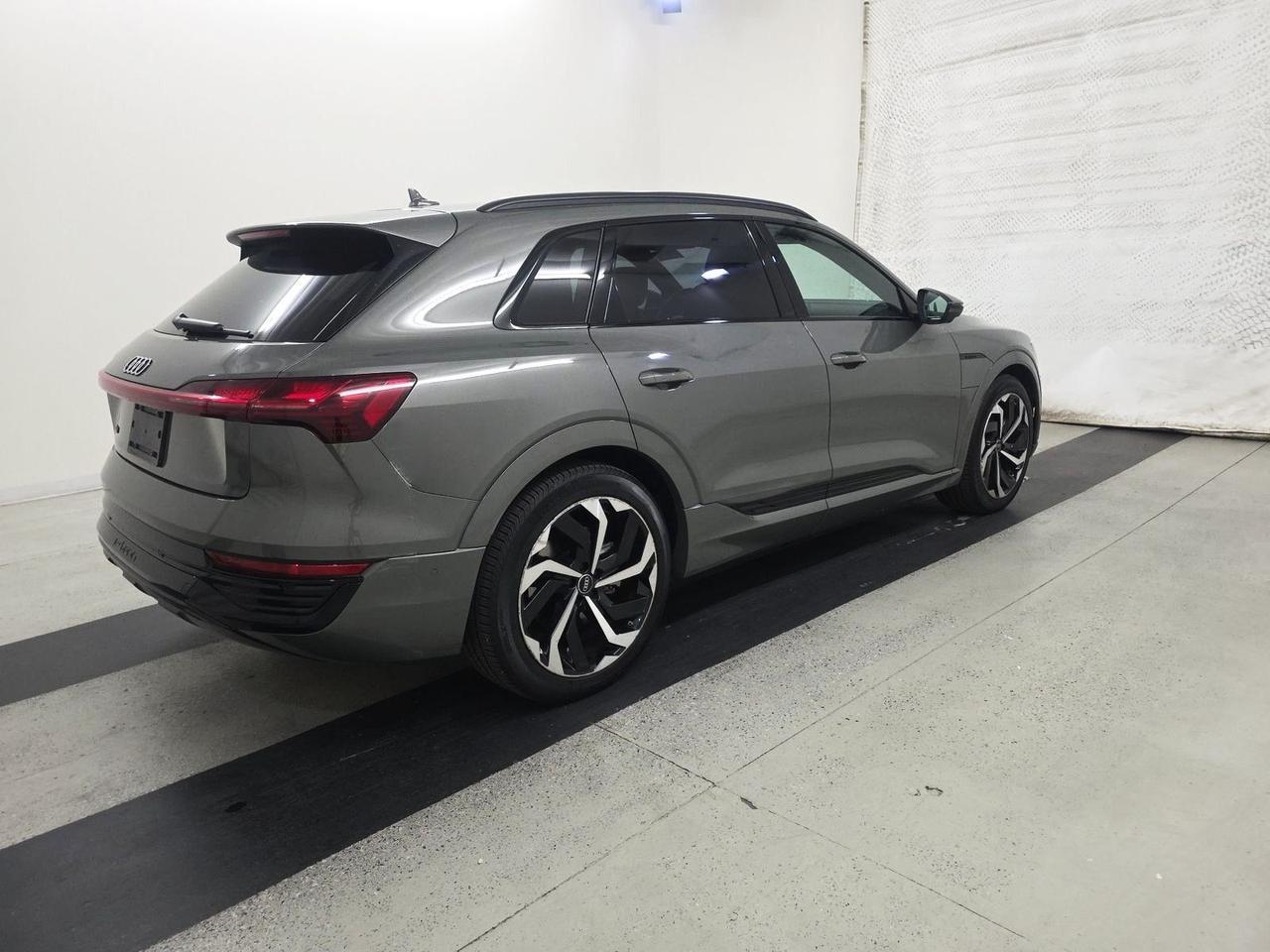 2024 Audi Q8 e-tron Premium Plus quattro Bang &amp; Olufsen Sound Ventilated Seats Portland OR