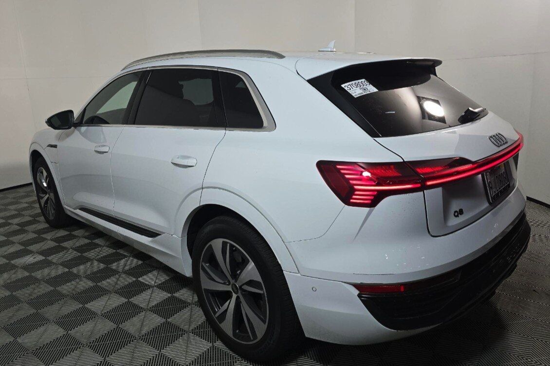 2024 Audi Q8 e-tron Premium Plus quattro Portland OR